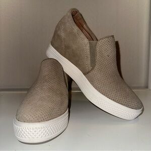 Caslon Taupe Slip-On heeled sneakers, 4.5M Women’s! Rare size find!